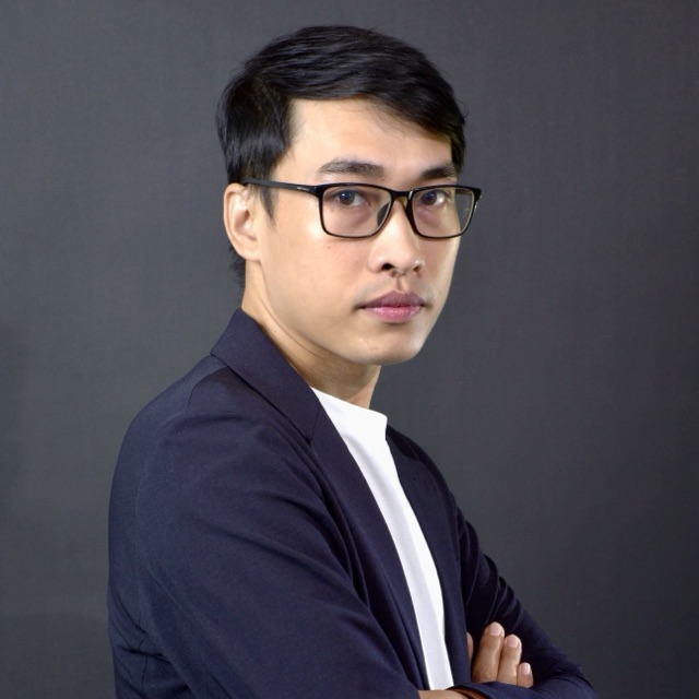Hoàng Long, người quay các video review trên Hôm Nay Mua Gì?